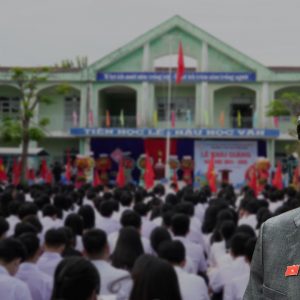 GIÁO DỤC TRONG XIỀNG XÍCH DỐI TRÁ VÀ KHUÔN MẪU