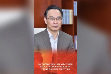 Bộ trưởng Sơn hứa việc thiếu sách giáo sẽ không xảy ra trong năm học tiếp theo