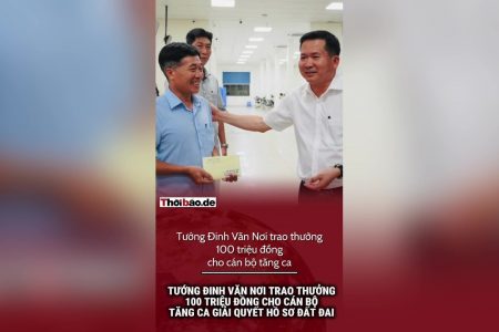 Tướng Đinh Văn Nơi trao thưởng 100 triệu đồng cho cán bộ tăng ca giải quyết hồ sơ đất đai
